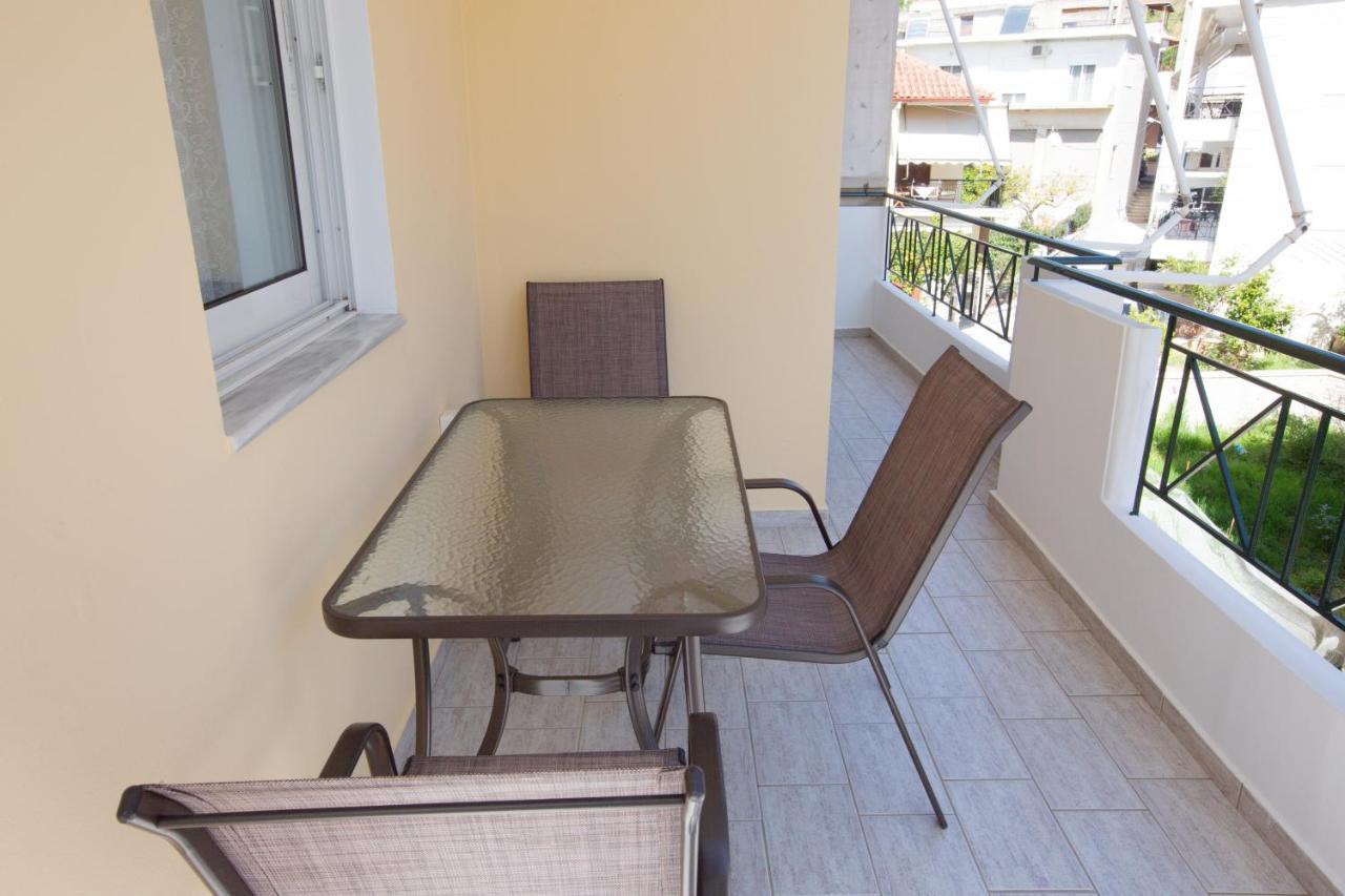 נפפקטוס Poly'S Charming Home - City Center & Near The Beach 2Bedroom Apartment מראה חיצוני תמונה