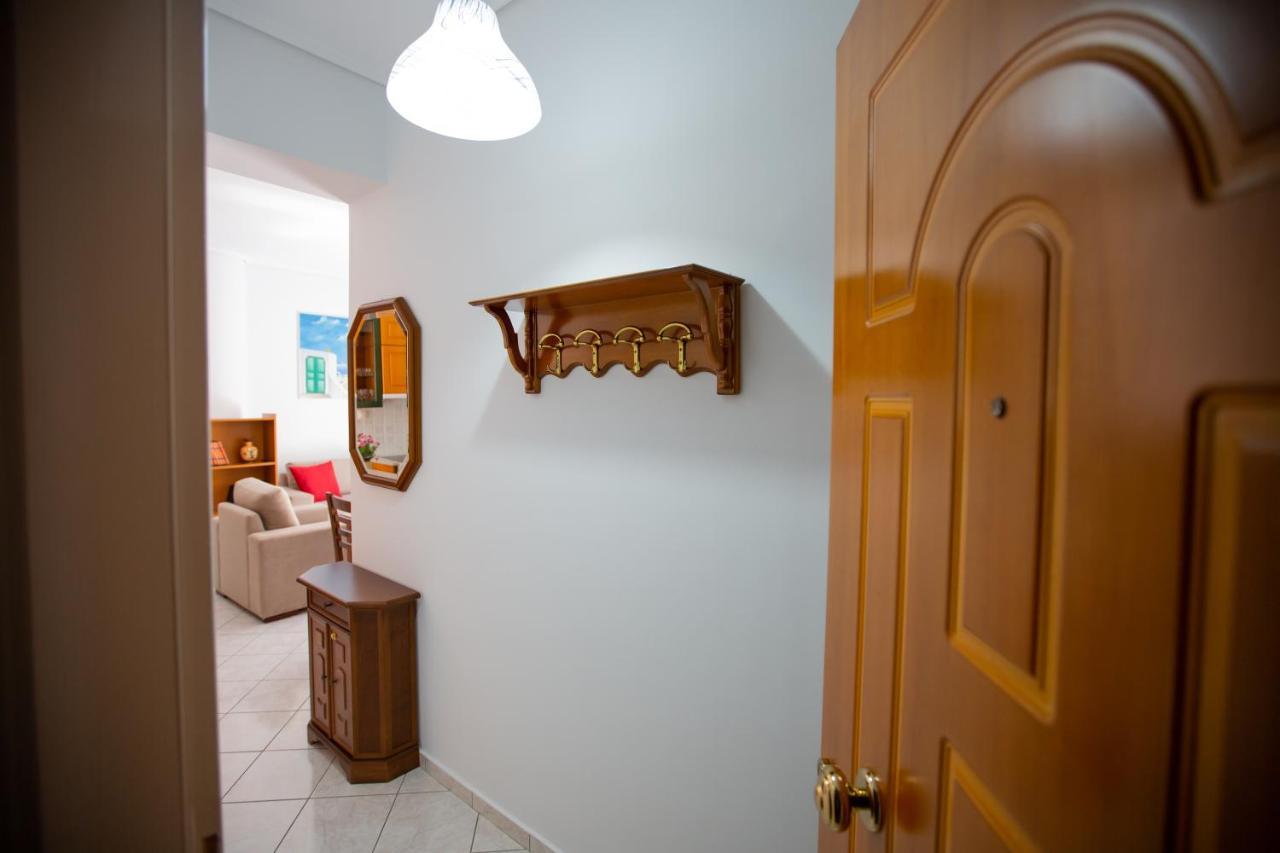 נפפקטוס Poly'S Charming Home - City Center & Near The Beach 2Bedroom Apartment מראה חיצוני תמונה