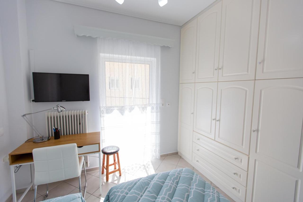 נפפקטוס Poly'S Charming Home - City Center & Near The Beach 2Bedroom Apartment מראה חיצוני תמונה