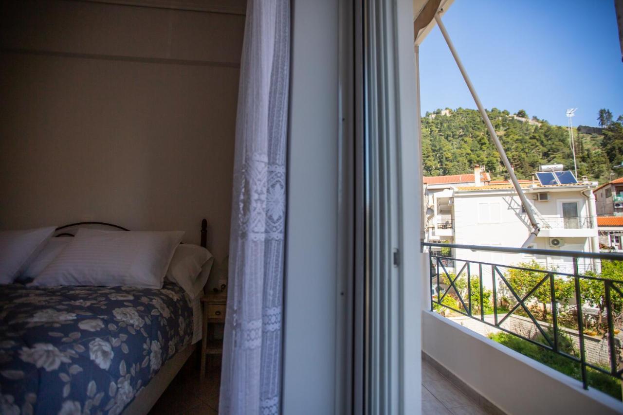 נפפקטוס Poly'S Charming Home - City Center & Near The Beach 2Bedroom Apartment מראה חיצוני תמונה